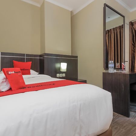 Reddoorz Plus @ Thamrin Jakarta Exterior foto