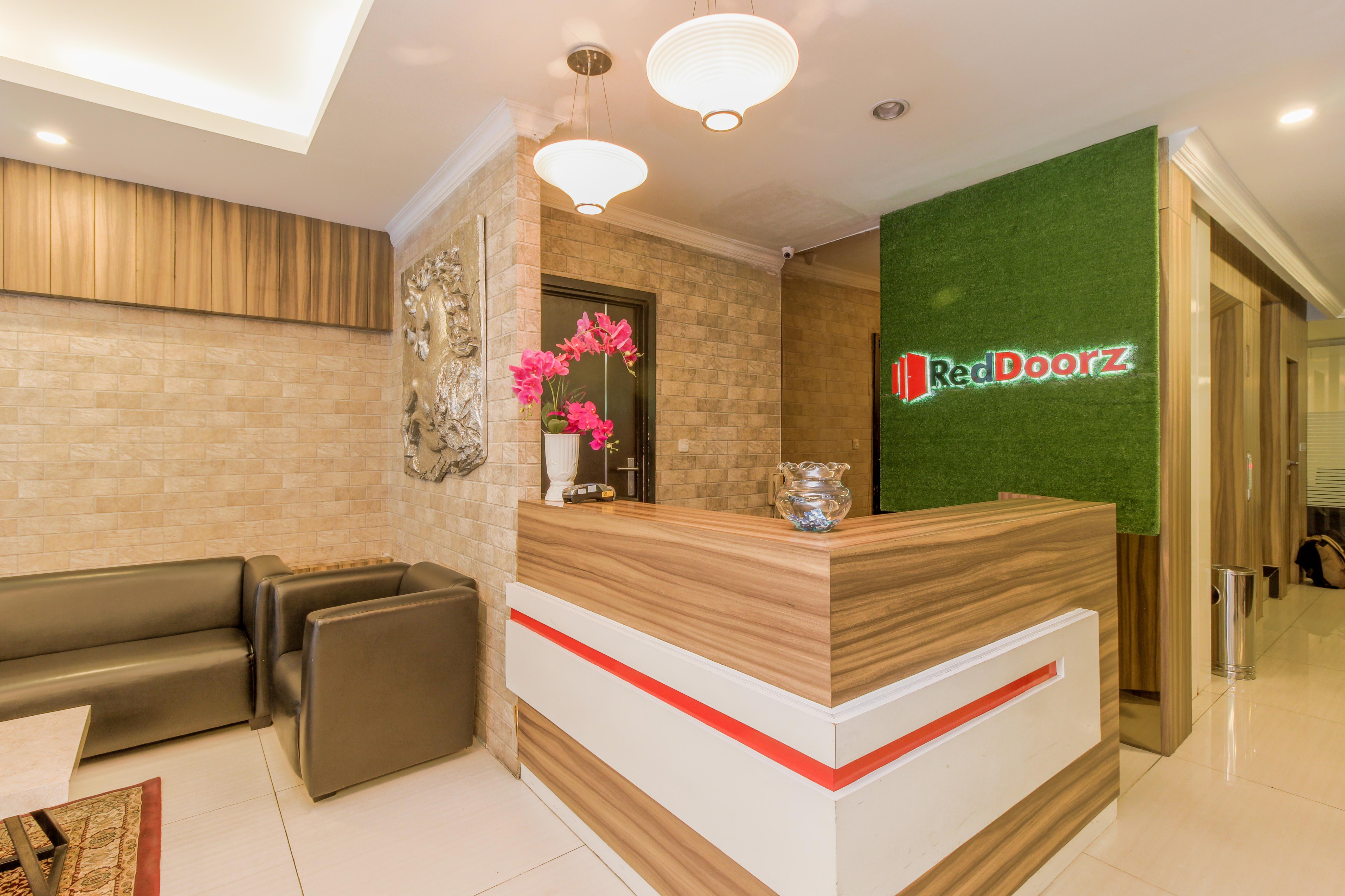 Reddoorz Plus @ Thamrin Jakarta Exterior foto