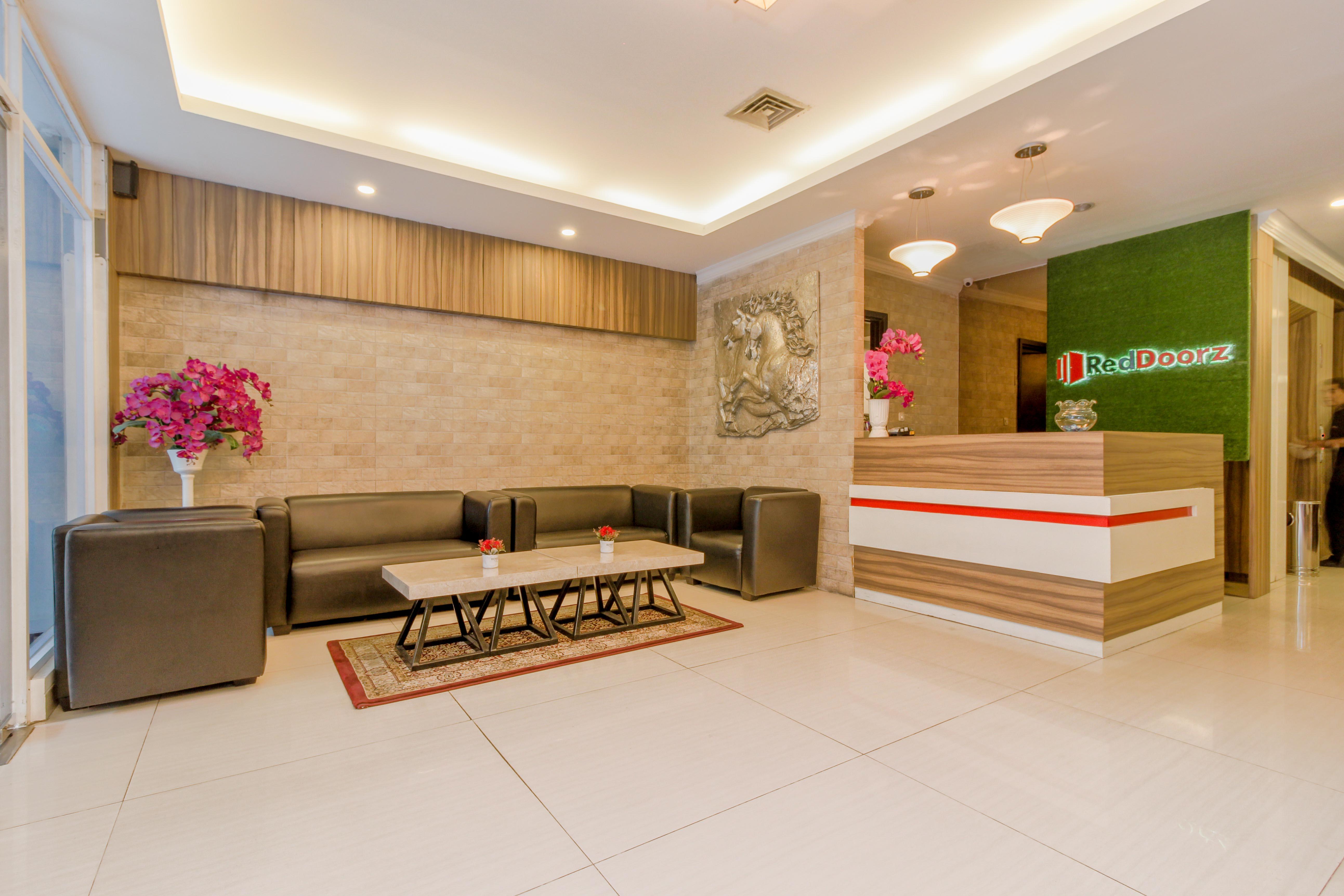Reddoorz Plus @ Thamrin Jakarta Exterior foto
