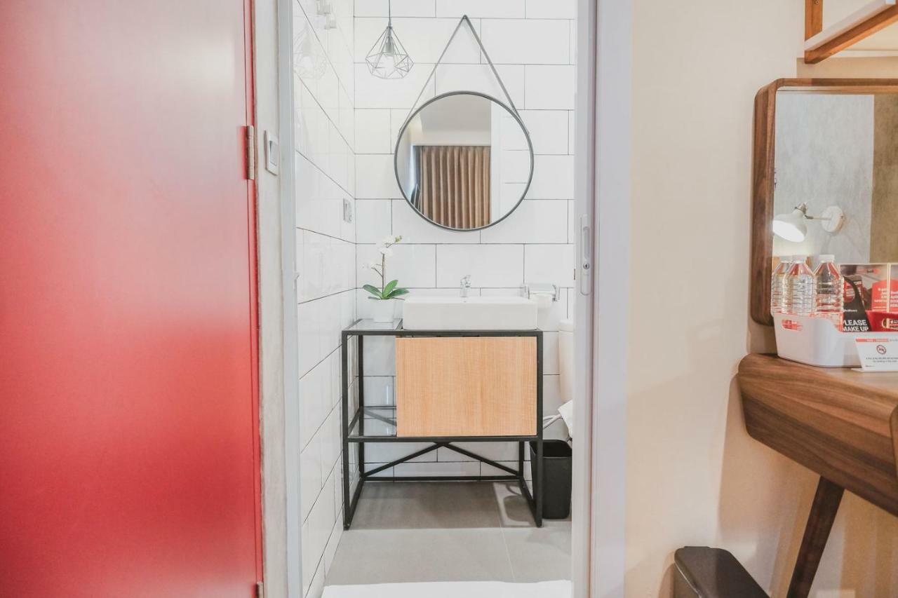 Reddoorz Plus @ Thamrin Jakarta Exterior foto